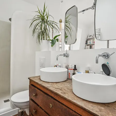 Appartement Maison Rustique En Plein 17eme Paris