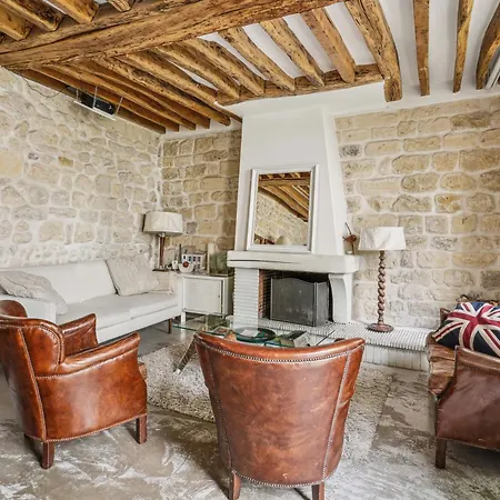 Maison Rustique En Plein 17eme *