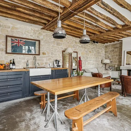 Appartement Maison Rustique En Plein 17eme *